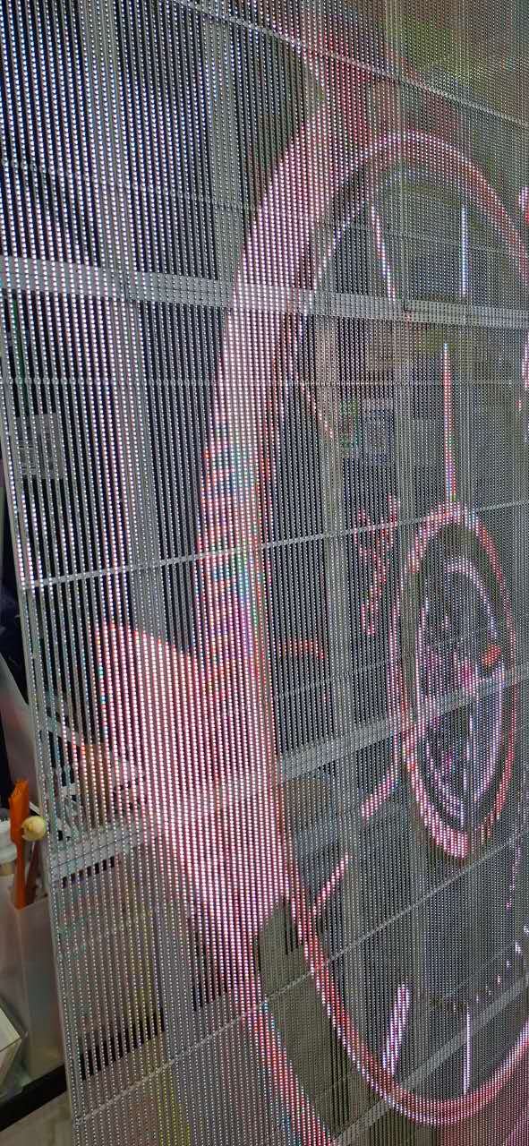 P3.91-7.62-LED TRANSPARENT SCREEN 1500 LUMENS HS 8528.72.06 - Imagen 3
