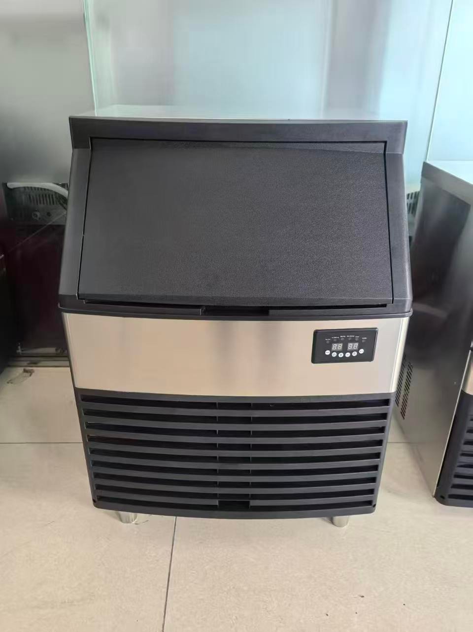 IPV-KE50 MAQUINA PARA HACER CUBOS DE HIELO HS 8418.69.99 - Imagen 5