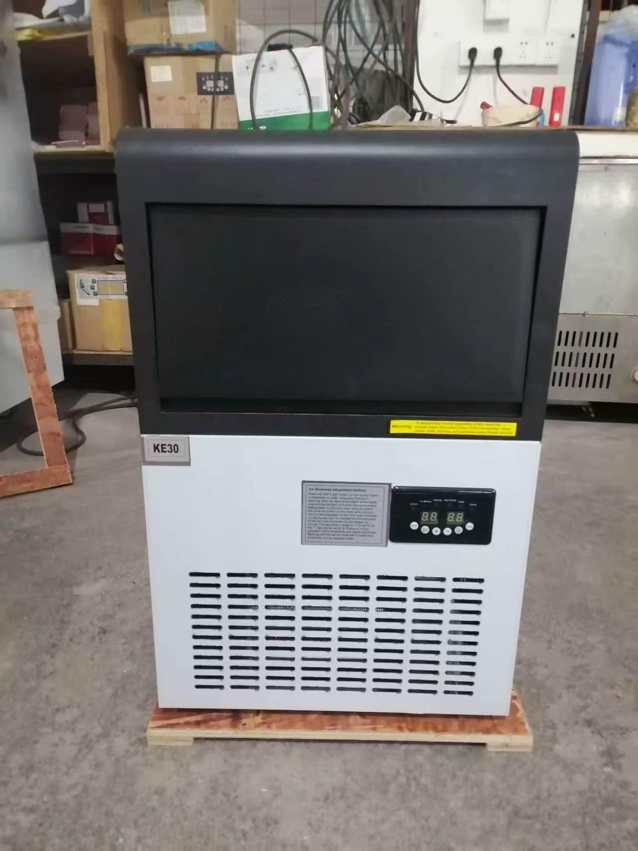 IPV-KE50 MAQUINA PARA HACER CUBOS DE HIELO HS 8418.69.99